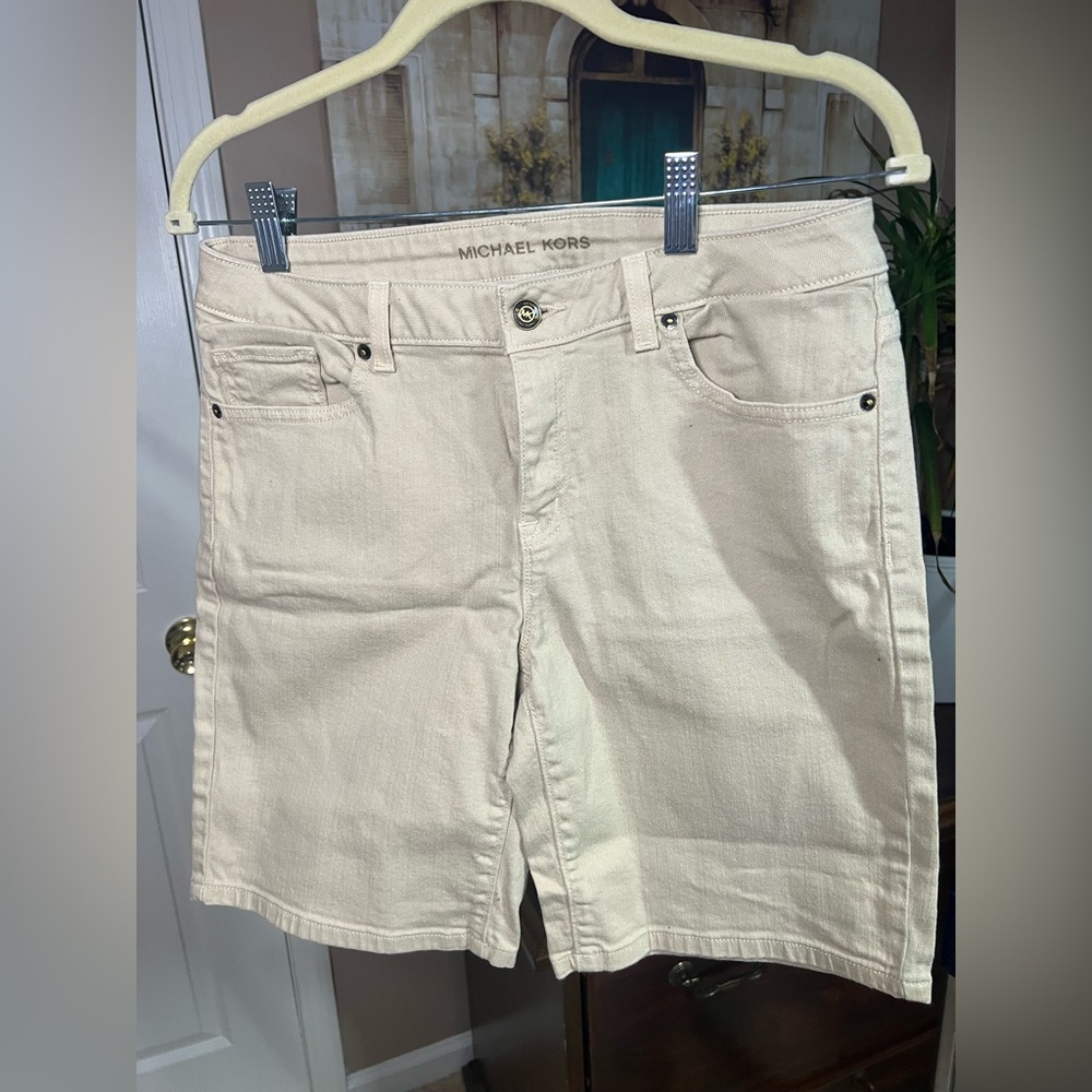 Michael Kors Bermuda Khaki Shorts - Size 6